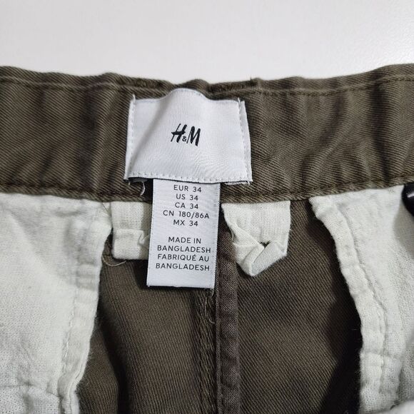 H&M Men's Khaki Green Shorts Size 34 - Picture 2 of 3